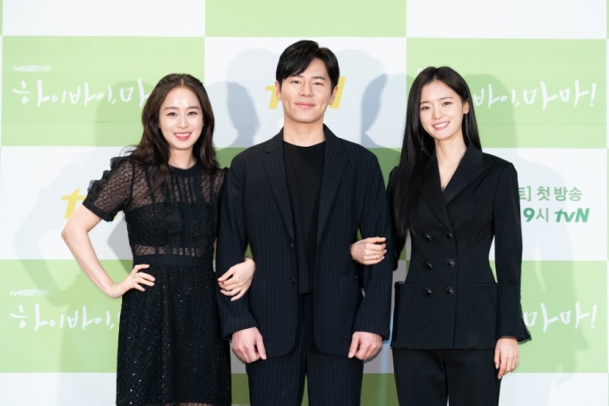 배우 김태희와 이규형, 고보결이 '하이바이,마마' 제작발표회에 참석했다.[사진=tvN]