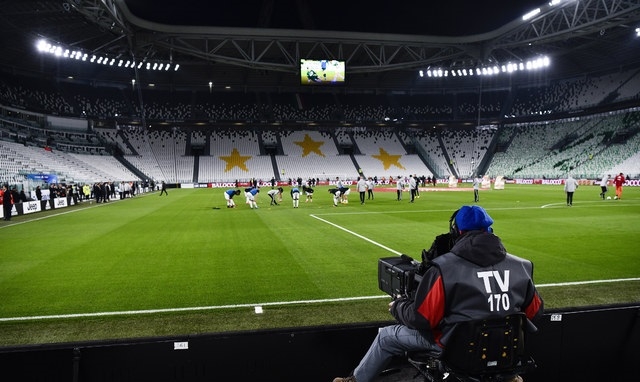 지난 8일(현지시간) 이탈리아 토리노의 알리안츠 스타디움에서 열린 2019-2020 이탈리아 세리에A 26라운드 유벤투스와 인터 밀란의 경기가 코로나19 확산 우려 속에 무관중 경기로 진행됐다. [사진=뉴시스]