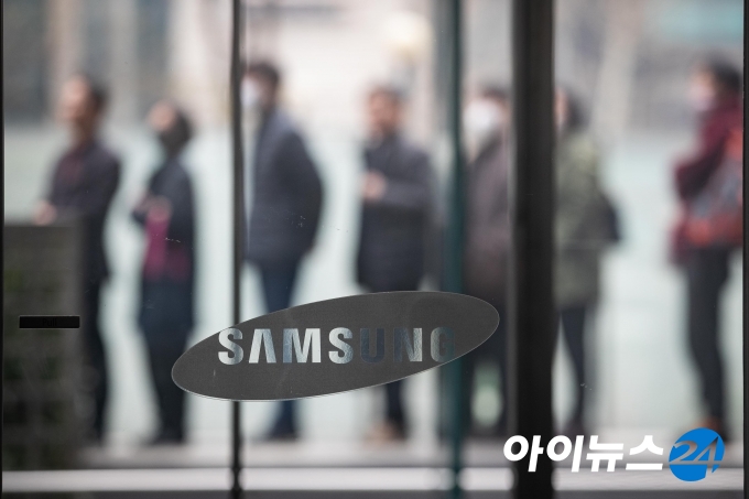 삼성은 최근 코로나19 극복을 위한 다양한 지원 활동을 이어가고 있다. [사진=조성우 기자]