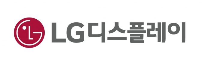 LG디스플레이는 28일 서울 중구 웨스틴 조선호텔에서 진행된 CDP 한국위원회의 'CDP Korea Report 2019 발간 및 기후변화 대응·물 경영 우수기업 시상식'에서 '기후변화대응'과 '물경영' 평가 부문 모두에서 우수 기업상을 수상했다고 밝혔다. [사진=LG디스플레이]