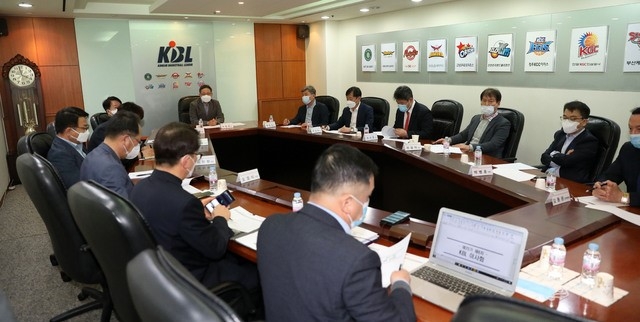  코로나19 여파로 2019-20시즌 프로농구는 조기 종료됐다. 지난 6일 서울시 강남구 논현동 KBL센터에서 이정대 총재 주재로 KBL 이사회가 열렸다. [사진=뉴시스]