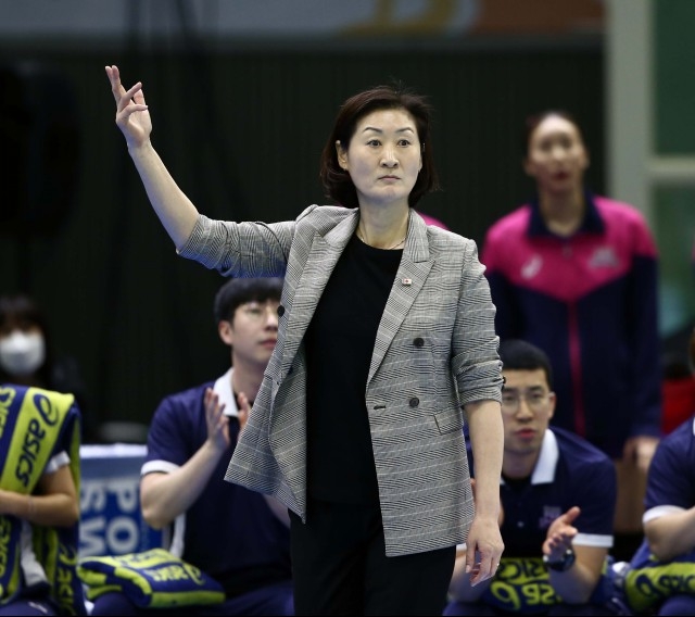  여지프로배구 흥국생명은 23일 박미희 감독가 2년 재계약을 확정해 발표했다. [사진=발리볼코리아닷컴]