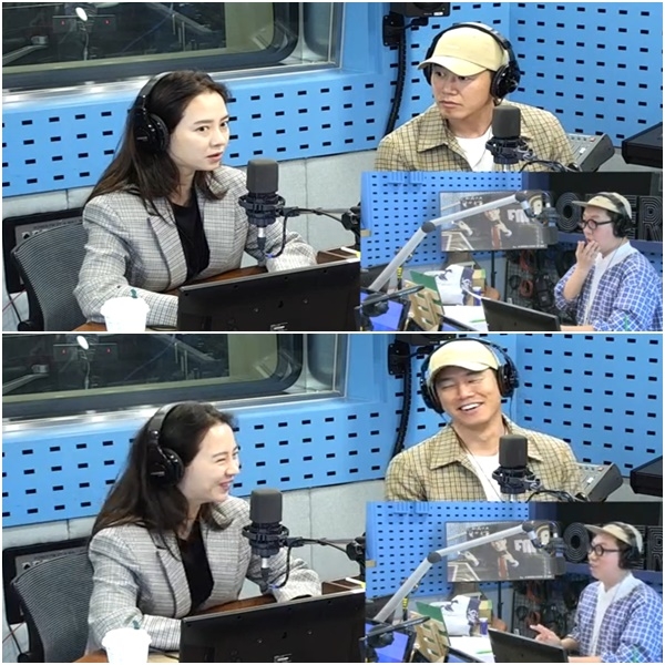 송지효와 김무열이 SBS '김영철의 파워FM'에 출연했다.