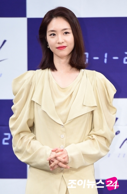 배우 이연희가 '더게임' 제작발표회에 참석해 포토타임을 갖고 있다.[사진=정소희기자]