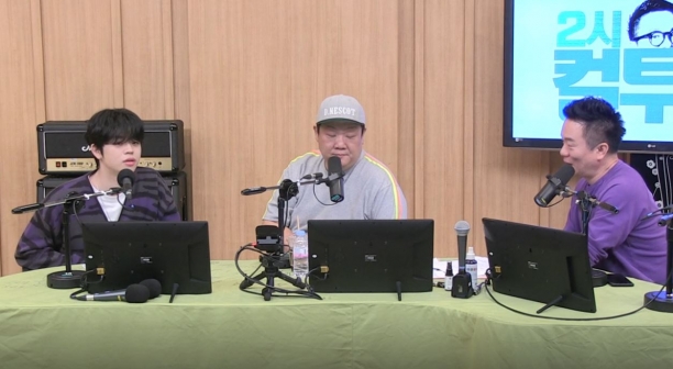 MC 그리(왼쪽)가 2일 방송된 SBS 라디오 파워FM '두시탈출 컬투쇼'에 게스트로 출연했다. [사진=SBS]