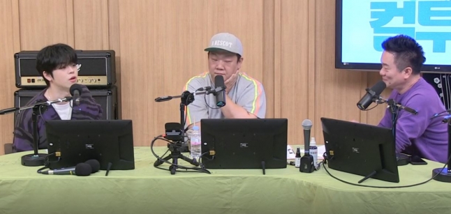 가수 MC 그리(왼쪽)가 2일 방송된 SBS라디오 파워FM '두시탈출 컬투쇼'에 출연했다. [사진=SBS]