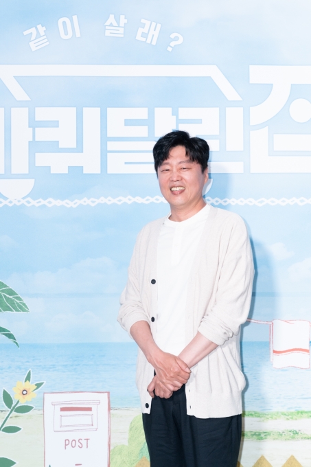 배우 김희원이 '바퀴 달린 집' 제작발표회에 참석했다.  [사진=tvN]