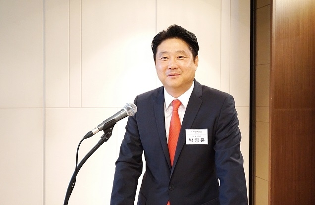 박영준 더네이쳐홀딩스 대표이사가 6일 서울 여의도 63컨벤션에서 열린 기업공개(IPO) 기자 간담회에서 회사 비전에 대해 설명하고 있다. [사진=더네이쳐홀딩스]
