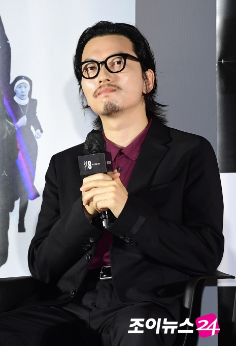 배우 이동휘가 8일 오후 서울 용산구 용산 CGV에서 열린 시네마틱드라마 'SF8'(에스 에프 에잇) 제작발표회에 참석하고 있다.