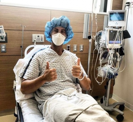 지난 2일 SK 와이번스에서 퇴출된 외국인 투수 닉 킹엄이 자신의 SNS를 통해 수술 후 근황을 전했다. [사진=닉 킹엄 인스타그램]