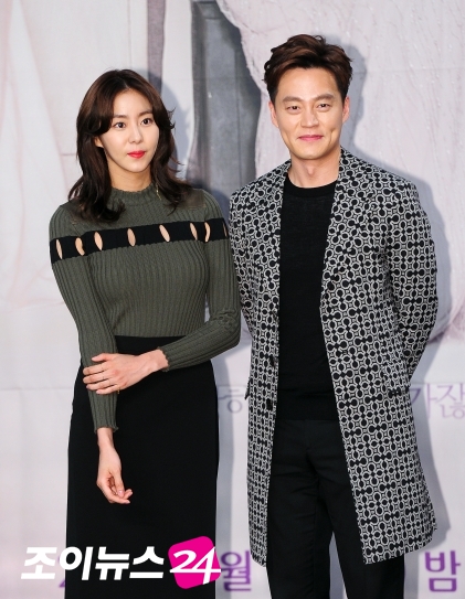 2016년 MBC 주말드라마 '결혼계약' 제작발표회에 참석했던 배우 이서진(오른쪽)과 유이 [사진=정소희기자]