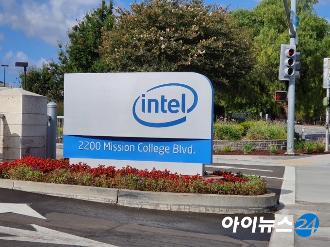 인텔은 최근 '2020 아키텍처 데이'를 개최하고 혁신적인 아키텍처와 트랜지스터 기술을 공개했다고 14일 밝혔다. [사진=윤선훈 기자]