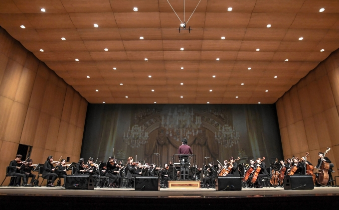 류성규가 지휘하는 트리니티필하모닉오케스트라가 오는 8월 31일(월) 오후 8시 롯데콘서트홀에서 이상 트리오와 함께 ‘콘체르토 트리니티(Concerto Trinity)’를 연다. 