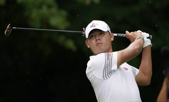 김시우가 17일(한국시간) 열린 PGA 투어 윈덤 챔피언십 4라운드에서 티샷을 시도하고 있다. 그는 이번 대회를 공동 3위로 마쳤다. [사진=뉴시스]
