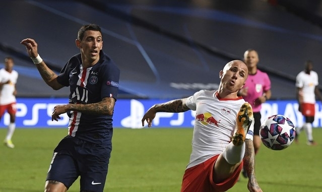 파리 생제르망(PSG) 앙헬 디마리아(왼쪽)는 19일(한국시간) 열린 2019-2020시즌 UEFA 주최 챔피언스리그 준결승 라이프치히와 맞대결에서 1골 2도움으로 소속팀 결승행에 힘을 보탰다.  [사진=뉴시스]