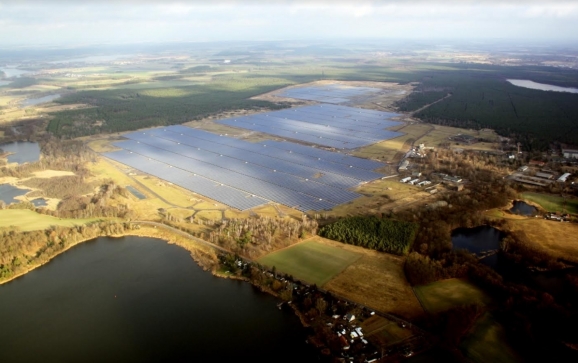 한화큐셀이 독일 브란덴부르크에 건설한 태양광 발전소. [한화큐셀 ]