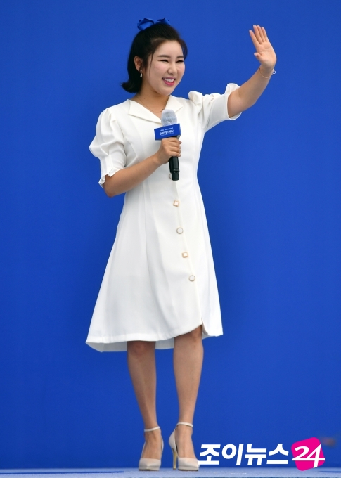 가수 송가인이 22일 TBS '최일구의 허리케인 라디오'에 출연한다.  [사진=조성우기자]
