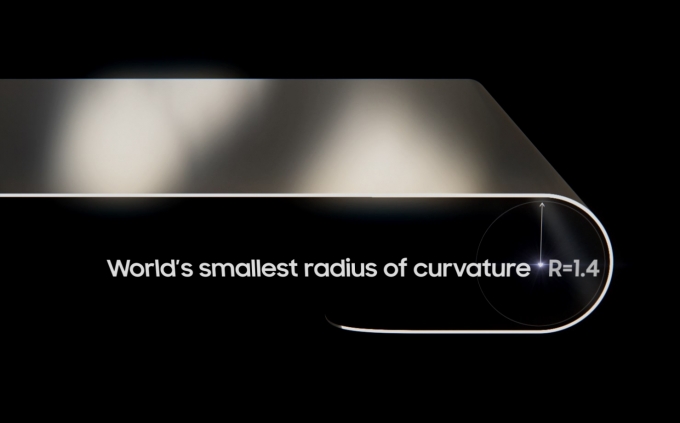 삼성디스플레이는 현재까지 상용화된 폴더블 제품 중에서 곡률이 가장 작은 1.4R 폴더블 OLED 상용화에 성공했다고 16일 밝혔다. [사진=삼성디스플레이]