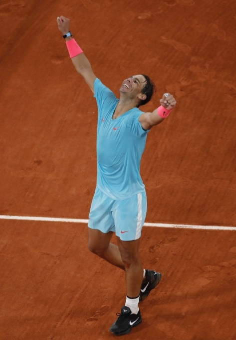 라파엘 나달이 올 시즌 마지막 메이저 테니스 대회인 프랑스오픈 남자 단식 결승에서 노박 조코비치를 꺾고 우승을 차지했다. [사진=뉴시스]