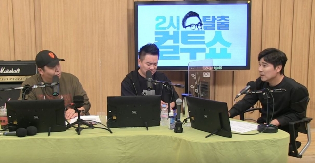가수 겸 배우 임창정(오른쪽)이 19일 방송된 SBS라디오 파워FM '두시탈출 컬투쇼'에 출연했다. [사진=SBS]