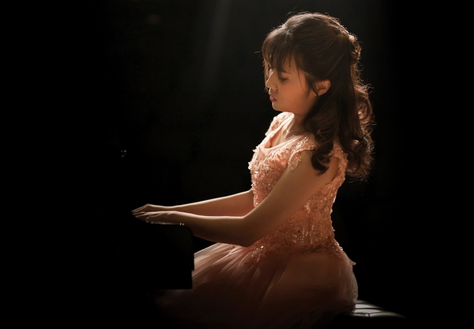 지난해 '열혈건반-라이브 배틀'에서 우승한 피아니스트 강혜리가 새해 1월 6일(수) 오후 8시 티엘아이 아트센터에서 독주회를 연다.