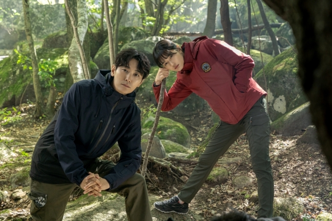 배우 전지현과 주지훈이 '지리산'에 출연한다.  [사진=tvN]