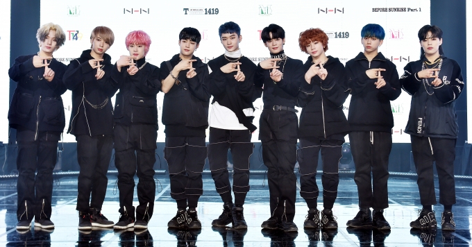 11일 온라인으로 진행된 그룹 T1419 데뷔 싱글 앨범 'BEFORE SUNRISE Part.1' 발매 기념 온라인 쇼케이스에서 T1419가 포즈를 취하고 있다. [사진=MLD엔터테인먼트]