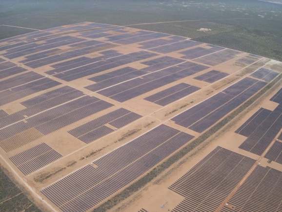 한화에너지(174파워글로벌)가 개발해 운영 중인 미국 텍사스주 Oberon 1A(194MW) 태양광발전소 전경. [한화에너지 ]