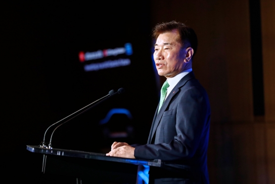 김종현 LG에너지솔루션 사장이 지난 16일 GM과의 제2 합작공장 설립을 위한 투자계획을 발표하고 있다.  [사진=LG에너지솔루션]