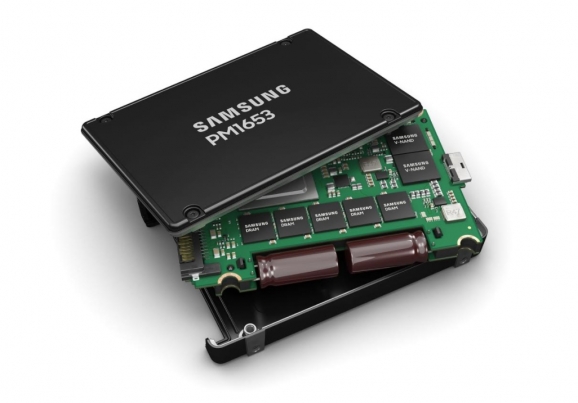 삼성전자는 엔터프라이즈 서버용 SSD PM1653을 출시했다고 27일 밝혔다. [삼성전자 ]