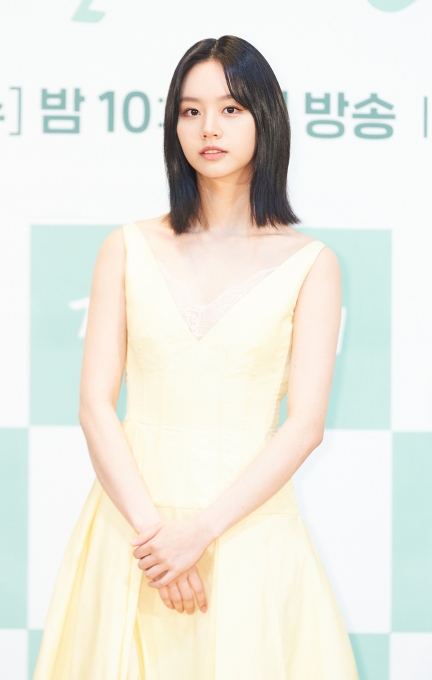 배우 이혜리가 26일 온라인으로 진행된 tvN '간 떨어지는 동거' 제작발표회에 참석해 포즈를 취하고 있다. [사진=tvN]