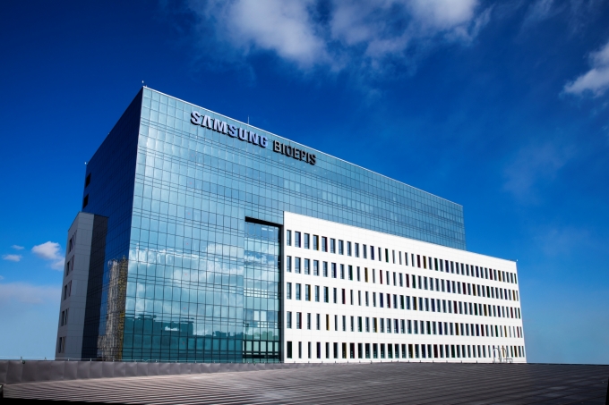 삼성바이오에피스가 유럽에서 루센티스 바이오시밀러 '바이우비즈'의 판매 허가 긍정 의견을 획득했다. [사진=삼성바이오에피스]