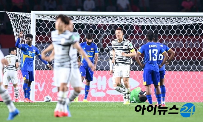 9일 오후 경기도 고양종합운동장에서 2022 FIFA 카타르 월드컵 아시아지역 2차예선 대한민국과 스리랑카의 경기가 펼쳐졌다. 한국 김신욱이 선제골을 넣고 기뻐하고 있다.