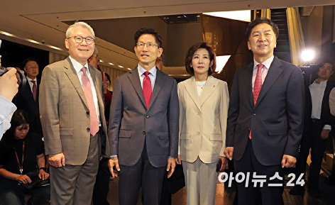 김문수 후보, 조찬기도회 참석