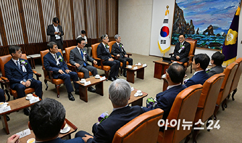 우원식 의장, 4부요인 및 감사원장, 여야 지도부 환담