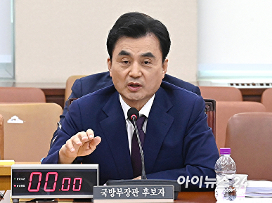 질의에 답변하는 안규백 국방부 장관 후보자