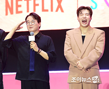 '오징어게임' 강하늘X이서환, 해병대 거수경례 대결