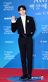 옹성우, 군대에서도 지킨 조각 비주얼