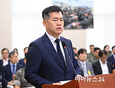 제안 설명하는 석종건 방위사업청장