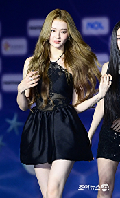 미야오 엘라, 풍성한 머리숱까지 다 가졌네