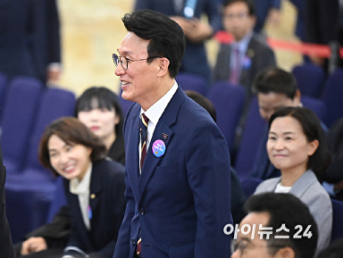김민석 의원, 21대 대통령 취임식 참석
