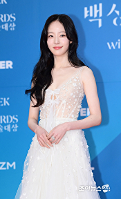 채원빈, 누드톤 드레스에 빛나는 예쁨