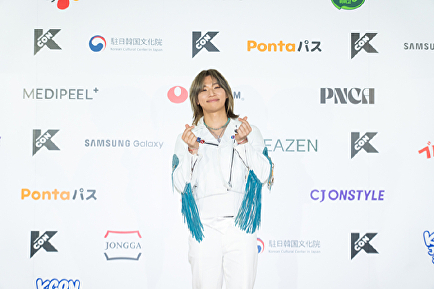 대성 '아무나 소화 못하는 올화이트 무대의상'