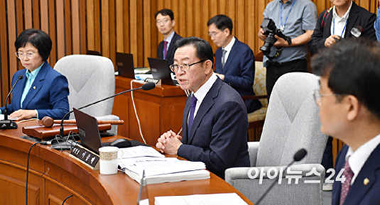 김민석 인사특별위에서 발언하는 이종배 위원장