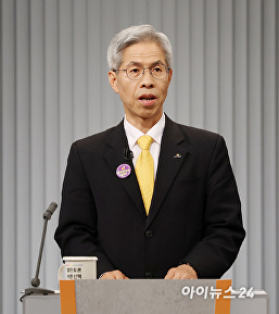 발언하는 권영국 대선 후보