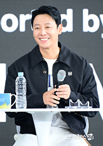 김동욱, 여심 흔드는 미소