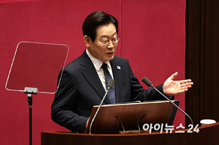[아이포토] 이재명 대통령, 2026년 예산안 시정연설