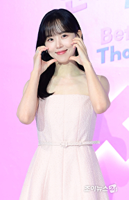 '모태솔로' 강한나, 핑크빛 미모