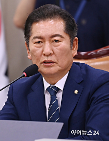 발언하는 정청래 법사위원장