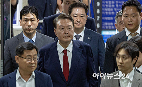 尹 구속심사 종료…서울구치소로 이동